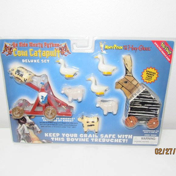 New Monty Python and the Holy Grail Cow Catapult Deluxe Set Toy Vault 15023 - Picture 1 of 5